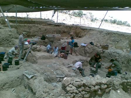 Tell es-Safi/Gath 2010 summer excavations Tell es-Safi/Gath 2010 summer excavations