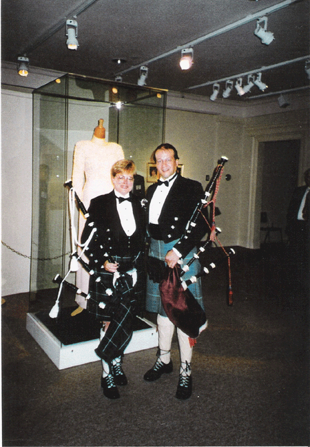 Lars Sloan and Sara Wilson playing the bagpipes at the opening ceremony