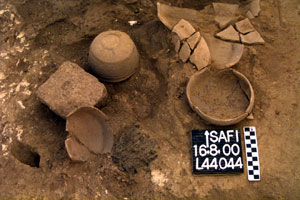 Pottery found at Tell es-Safi